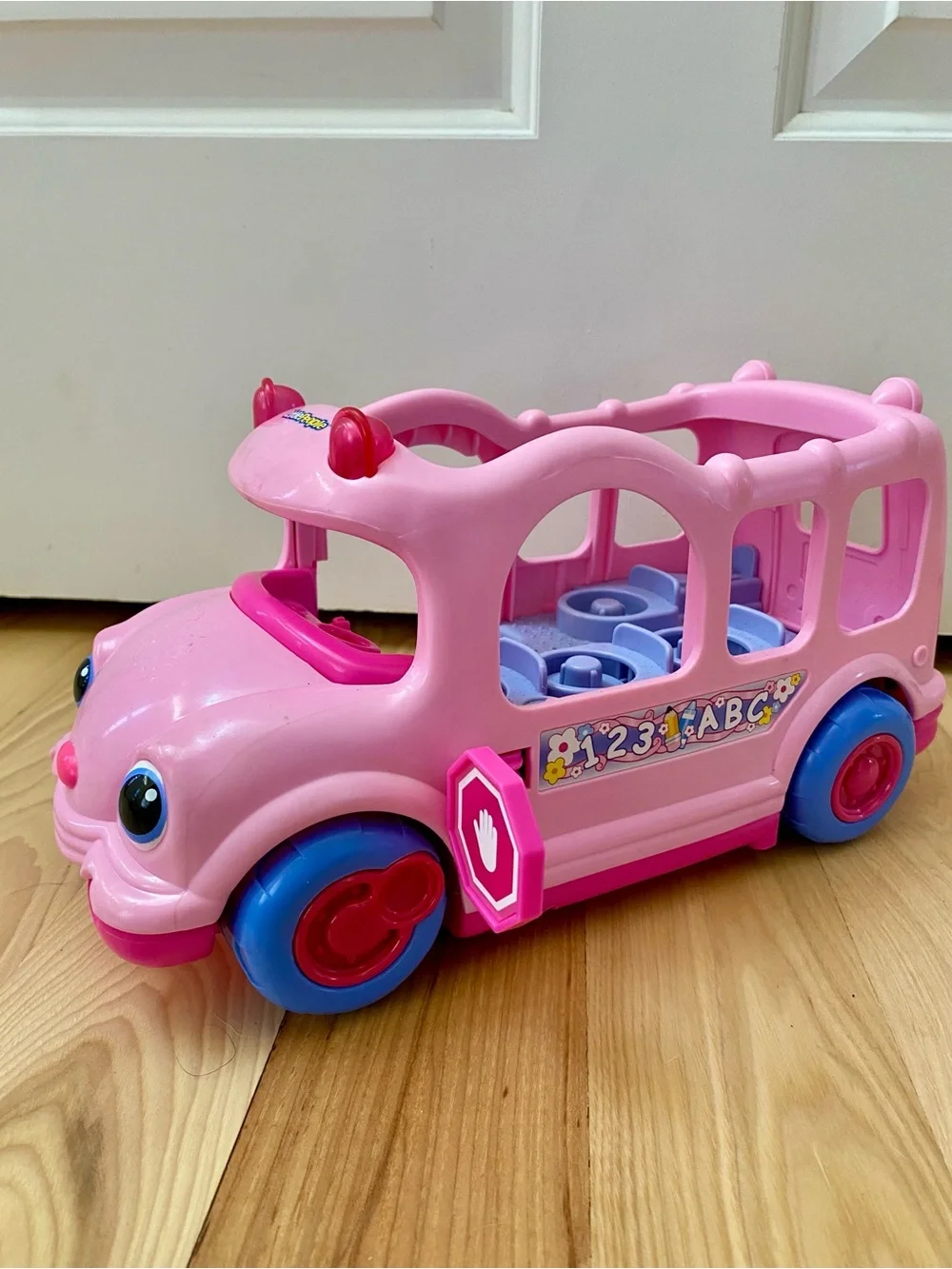 Fisher Price Little People Bus Vintage 2005 Pink Lil’ Movers School Bus w/ Sound